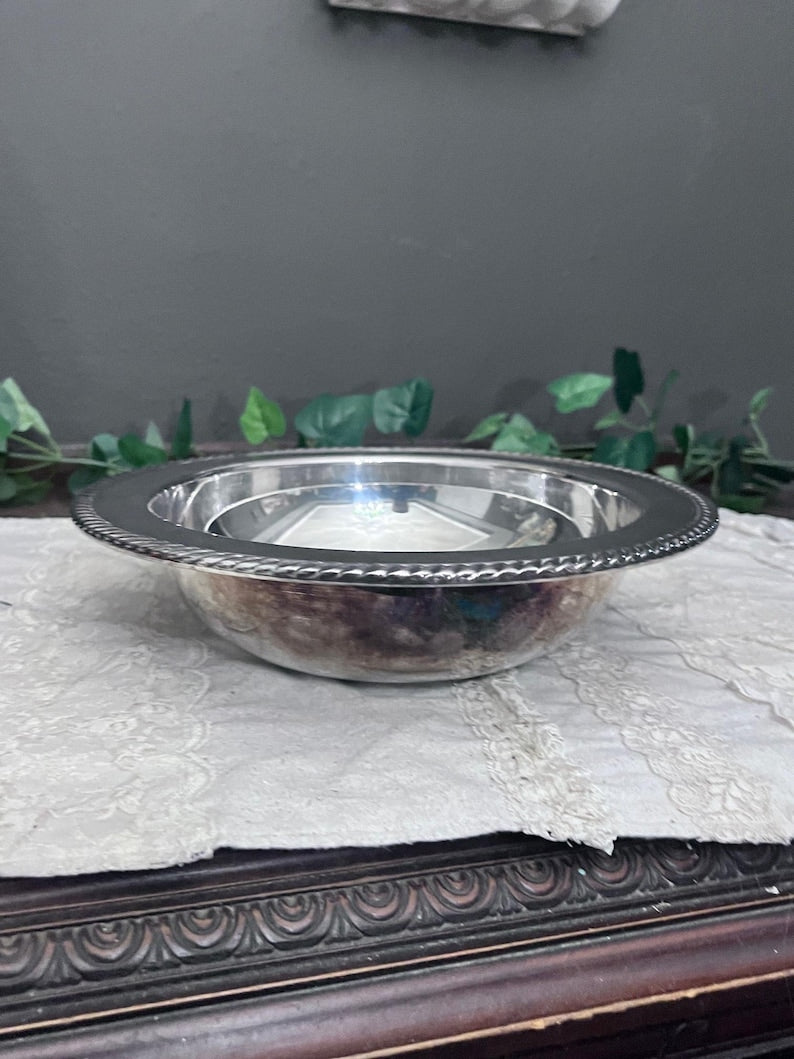 Vintage Oneida Silver plated serving Bowl 10.5"