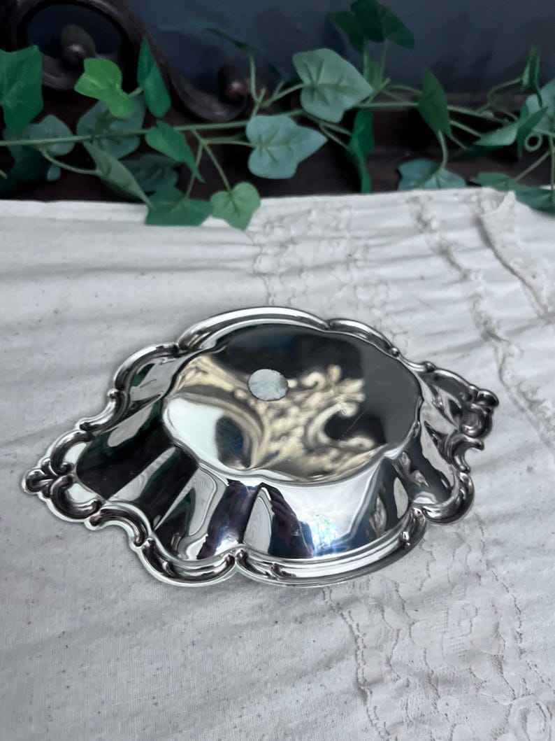 Elegant Vintage International Silver Co Silver Plated small Tray Nut Dish
