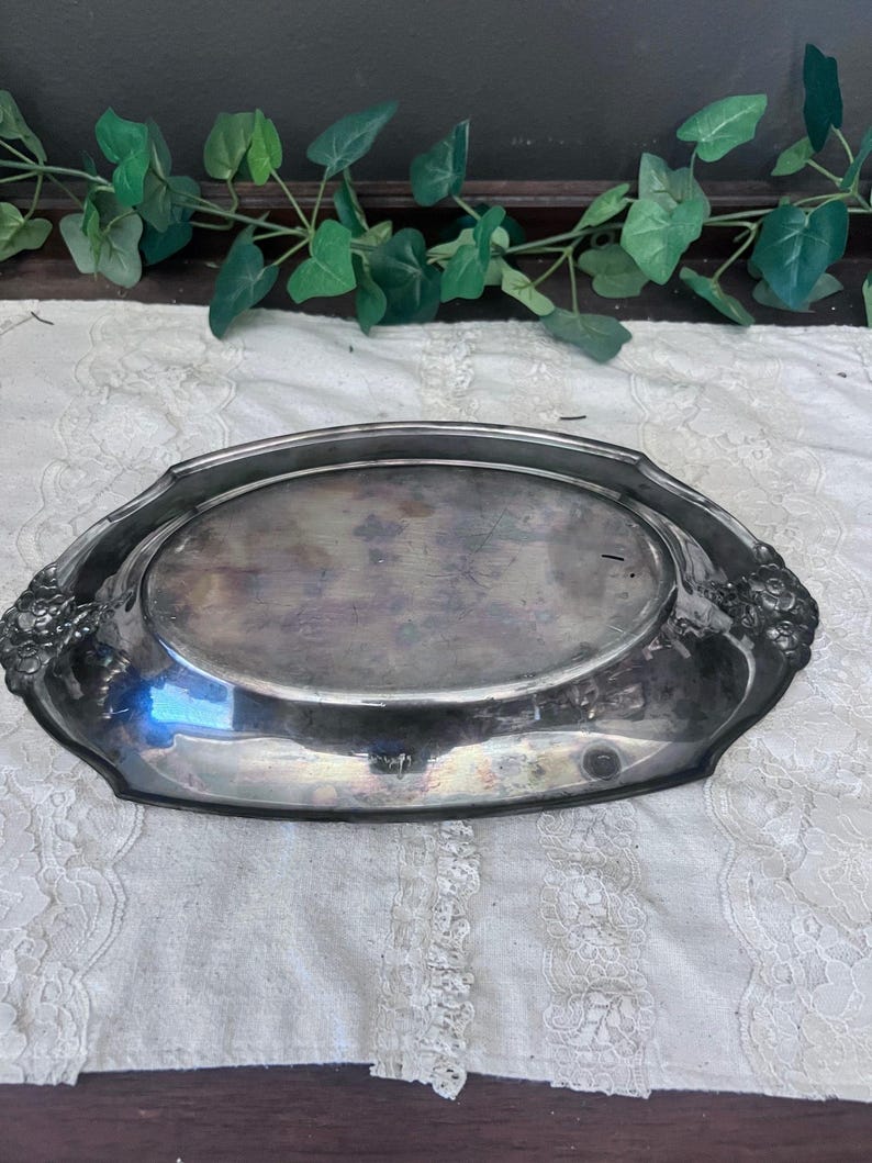 Vintage International Silver Co Wilcox Silver Plated Serving Tray 7119 Floral A48