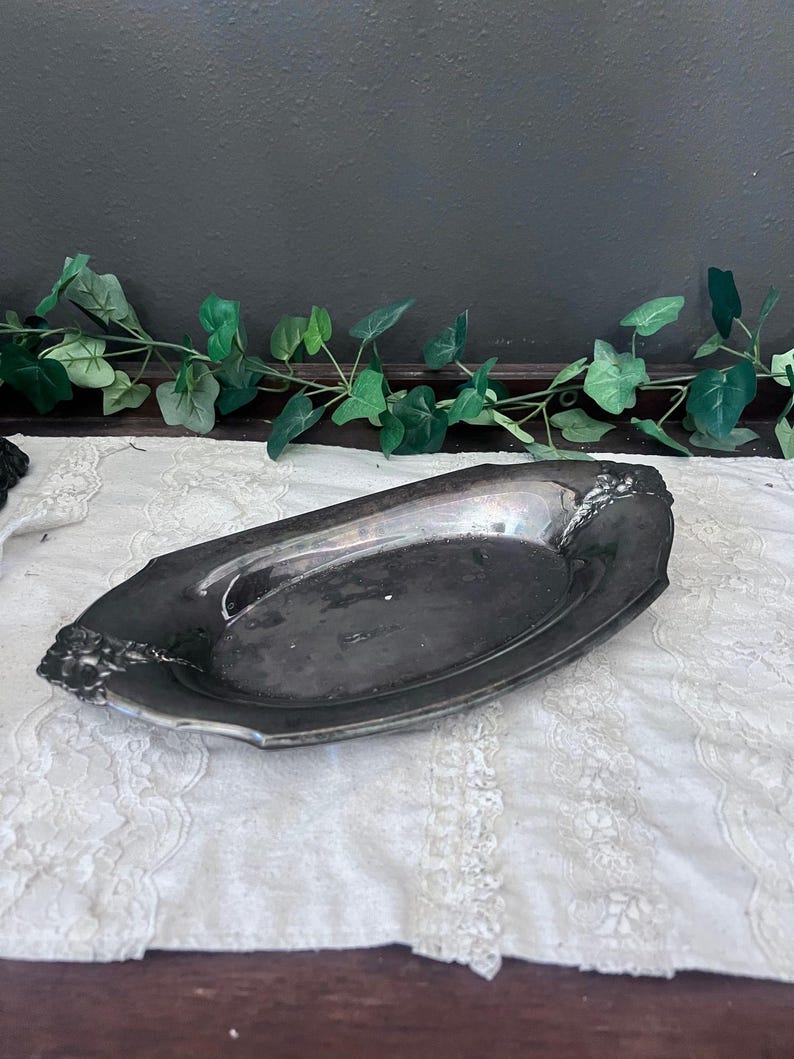 Vintage International Silver Co Wilcox Silver Plated Serving Tray 7119 Floral A48
