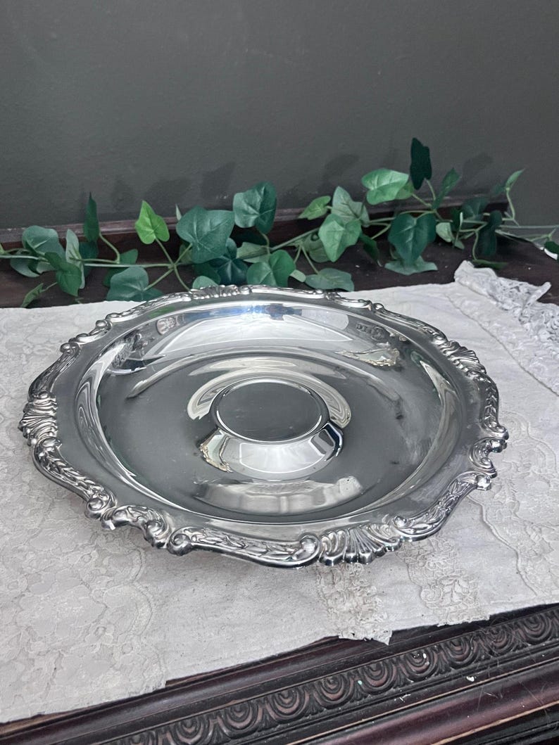 Vintage Sheridan Tauntan Silversmiths Silverplate Round Serving Tray 12”