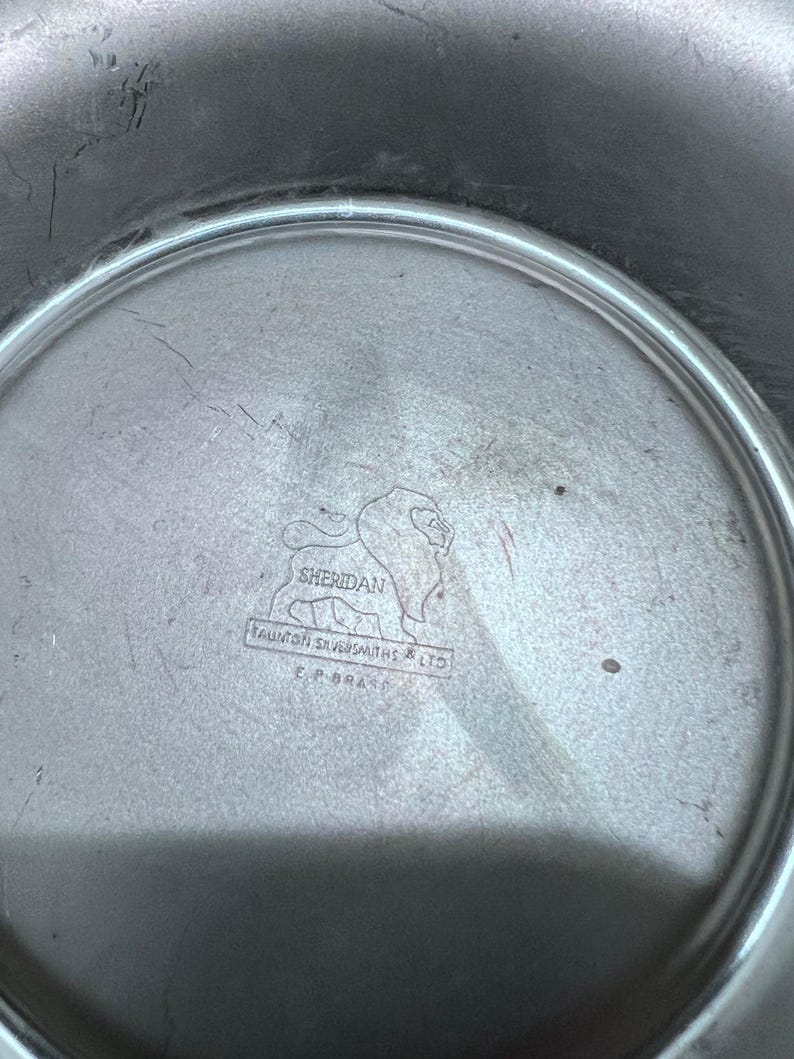 Vintage Sheridan Tauntan Silversmiths Silverplate Round Serving Tray 12”