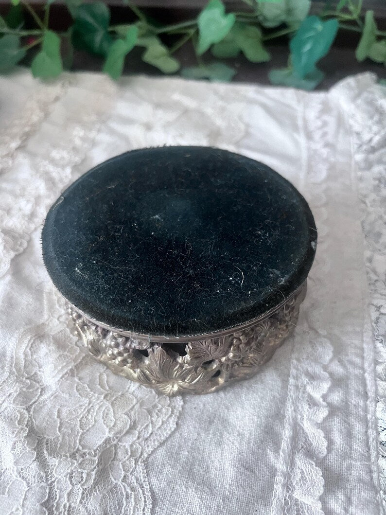 Vintage Brass Grapevine Andrea Sadek Wine Coaster Bottle Holder