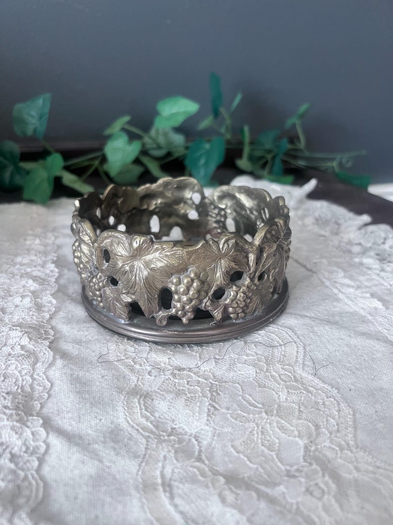 Vintage Brass Grapevine Andrea Sadek Wine Coaster Bottle Holder