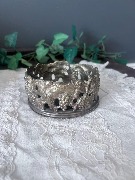 Vintage Brass Grapevine Andrea Sadek Wine Coaster Bottle Holder