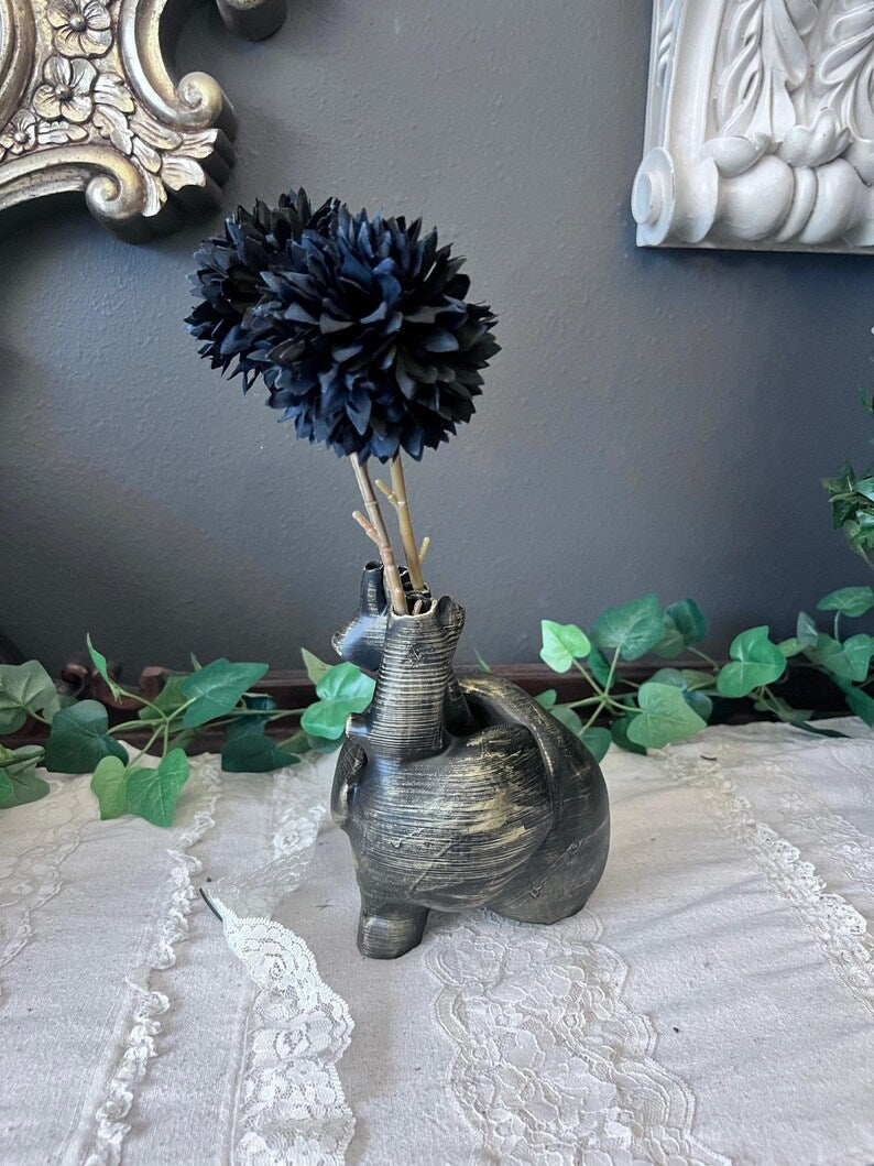 Anatomical Heart Shaped Vase decor Black and Gold