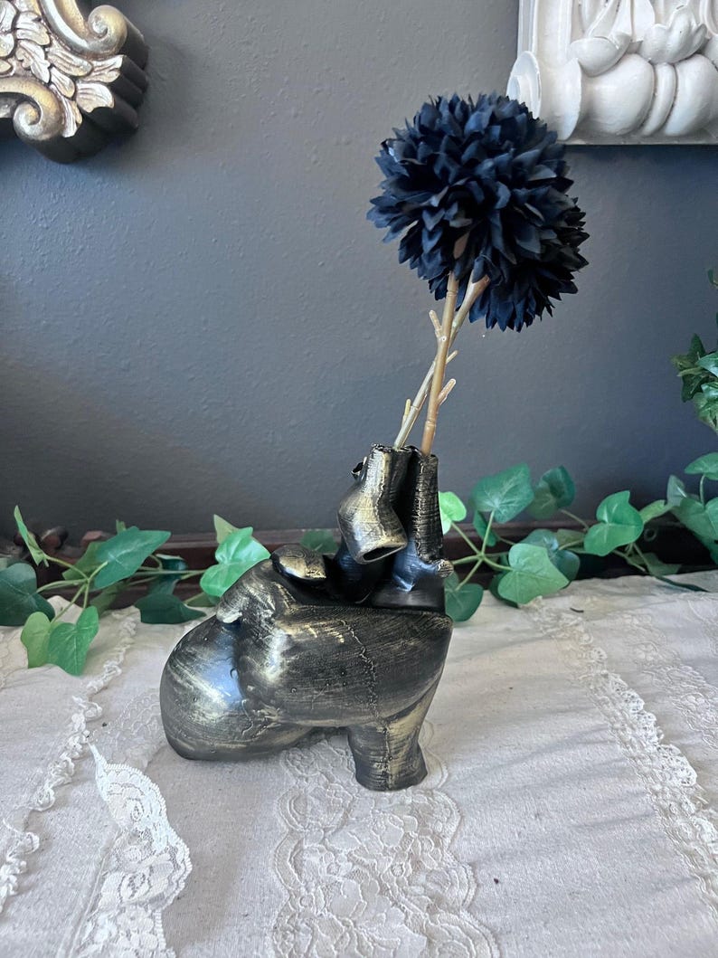 Anatomical Heart Shaped Vase decor Black and Gold