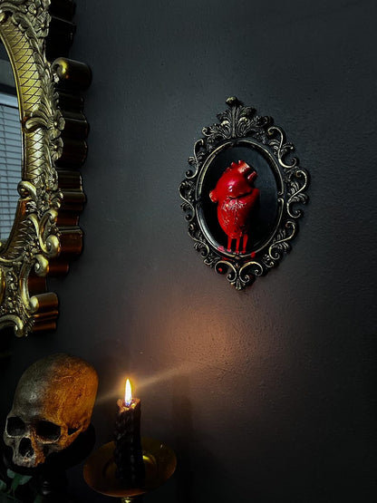 Gothic Solid Framed Bleeding Heart wall decor - Black & Gold