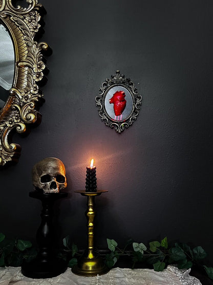 Gothic Solid Framed Bleeding Heart wall decor - Black & Gold
