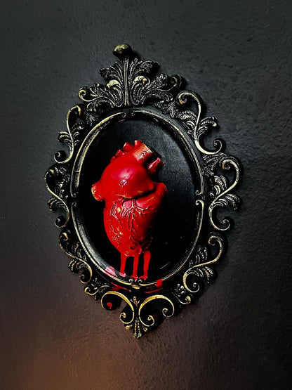 Gothic Solid Framed Bleeding Heart wall decor - Black & Gold