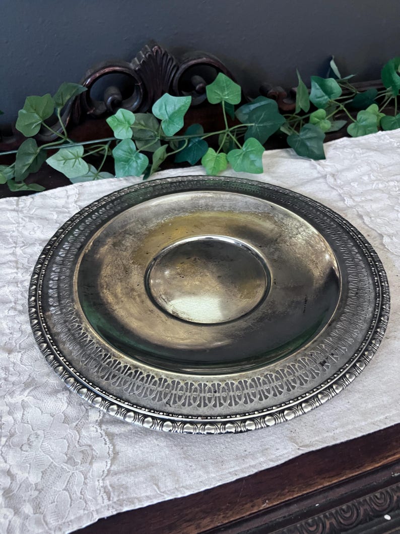 Vintage WM Rogers & Son "Spring Flower" silverplate serving tray #2021