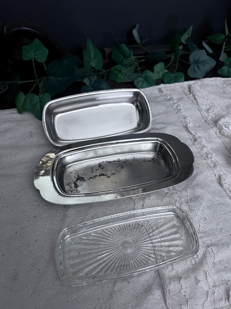 Vintage Oneida Butter Dish w/glass insert and lid