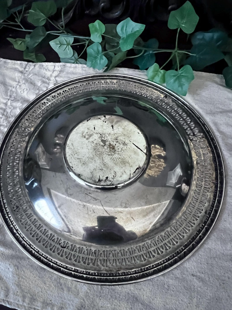 Vintage WM Rogers & Son "Spring Flower" silverplate serving tray #2021