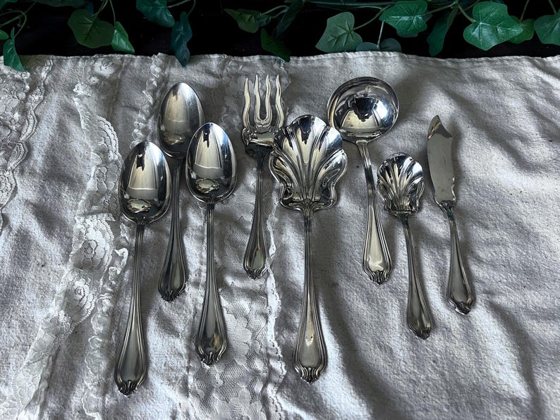 International American Silverware set of 8