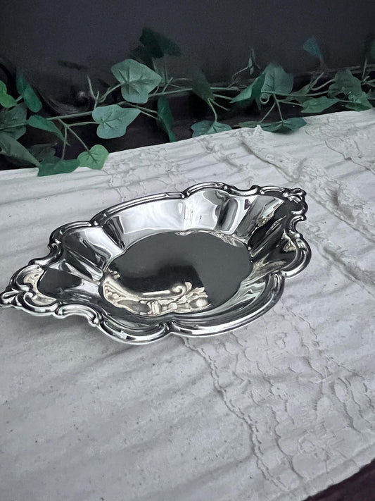 Elegant Vintage International Silver Co Silver Plated small Tray Nut Dish